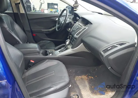 2014 Ford Focus Se z USA, uszkodzony, nr VIN 1FADP3K27EL455260